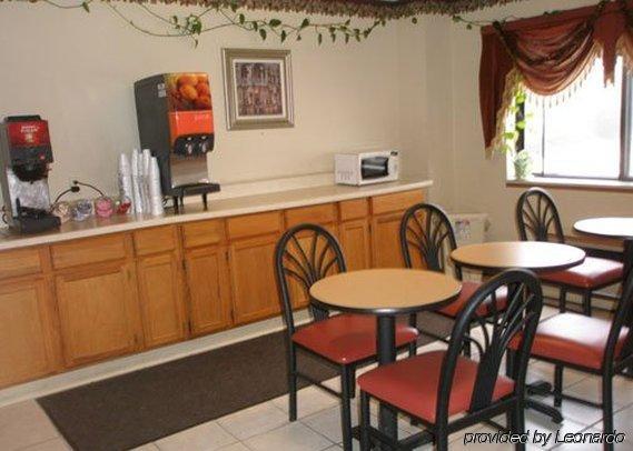 Fairbridge Inn Express Честертон Ресторан фото